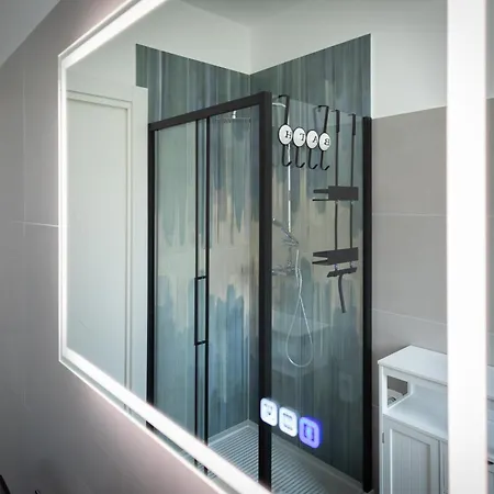 Apartman Marconi White Flower House