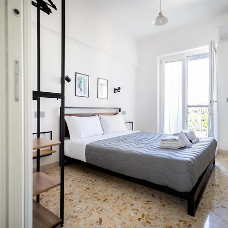 Marconi White Flower House רומא