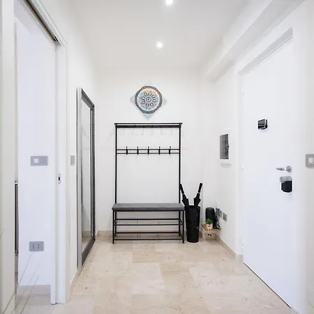 Marconi White Flower House Apartman